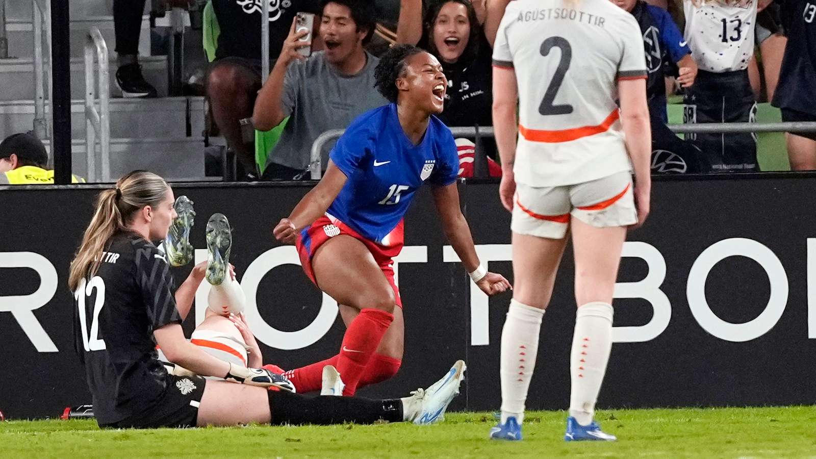 上佔據了上 上佔據了上